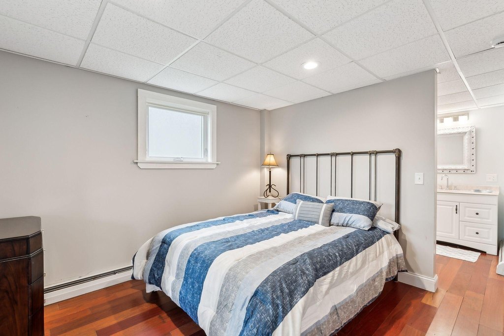 Kennebunkport, Maine, 04046, United States, 3 Bedrooms Bedrooms, ,3 BathroomsBathrooms,Residential,Forsale,1893981