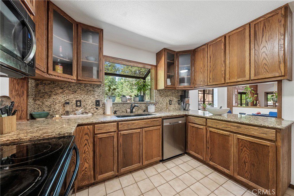 Kelseyville, California, 95451, United States, 3 Bedrooms Bedrooms, ,4 BathroomsBathrooms,Residential,Forsale,1953141