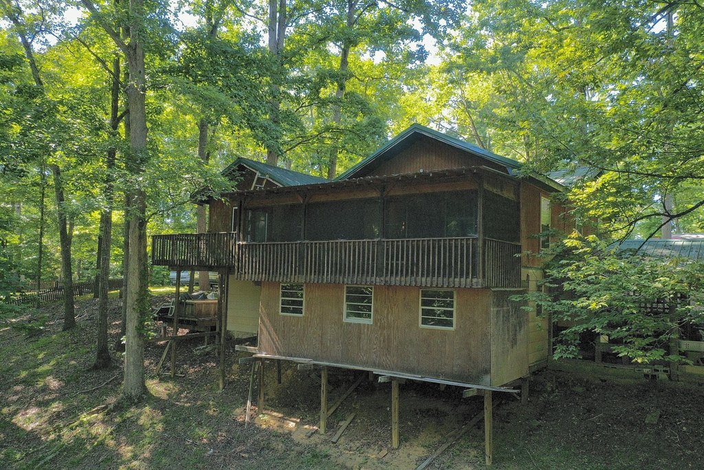 Dandridge, Tennessee, 37725, United States, 3 Bedrooms Bedrooms, ,2 BathroomsBathrooms,Residential,Forsale,1944342