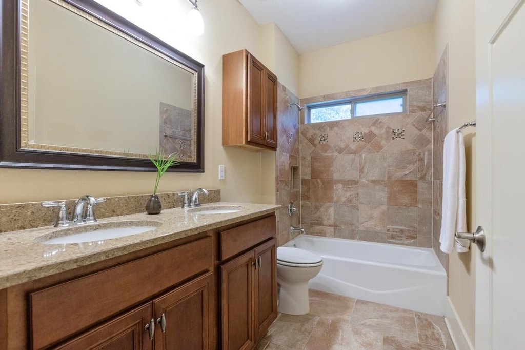 Monticello, Florida, 32344, United States, 3 Bedrooms Bedrooms, ,2.5 BathroomsBathrooms,Residential,Forsale,1946747