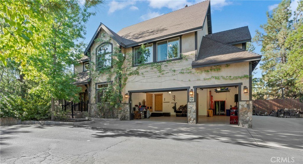 Lake Arrowhead, California, 92352, United States, 4 Bedrooms Bedrooms, ,3 BathroomsBathrooms,Residential,Forsale,1953302