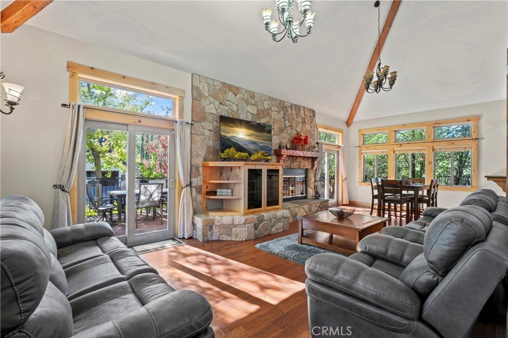 Lake Arrowhead, California, 92352, United States, 4 Bedrooms Bedrooms, ,3 BathroomsBathrooms,Residential,Forsale,1953302