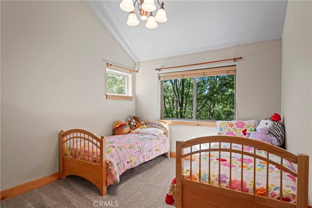 Lake Arrowhead, California, 92352, United States, 4 Bedrooms Bedrooms, ,3 BathroomsBathrooms,Residential,Forsale,1953302