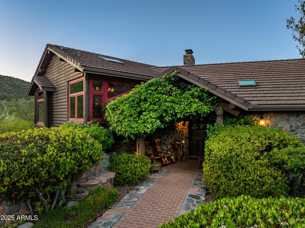 Sedona, Arizona, 86336, United States, 4 Bedrooms Bedrooms, ,4 BathroomsBathrooms,Residential,Forsale,2004625