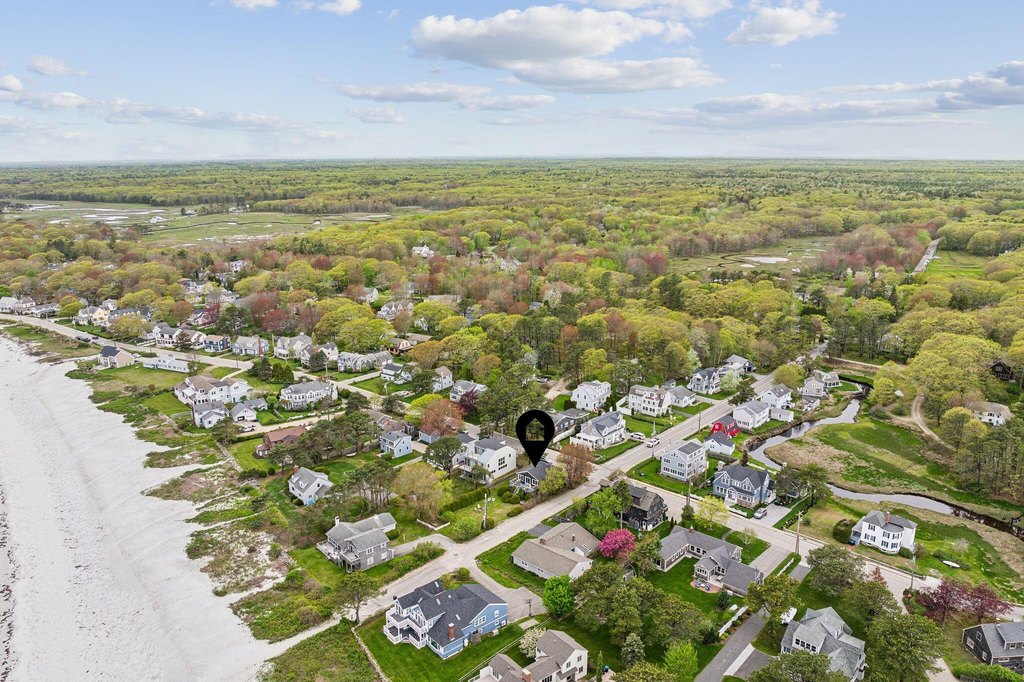 Kennebunkport, Maine, 04046, United States, 3 Bedrooms Bedrooms, ,3 BathroomsBathrooms,Residential,Forsale,1893981