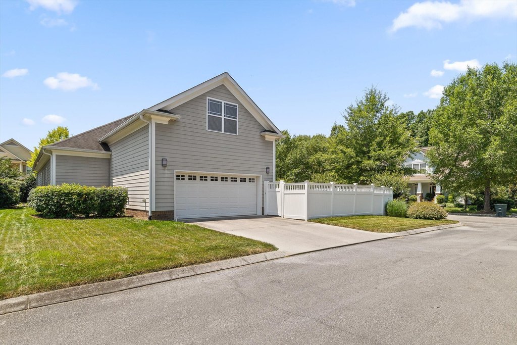 Chattanooga, Tennessee, 37421, United States, 3 Bedrooms Bedrooms, ,2 BathroomsBathrooms,Residential,Forsale,1946773