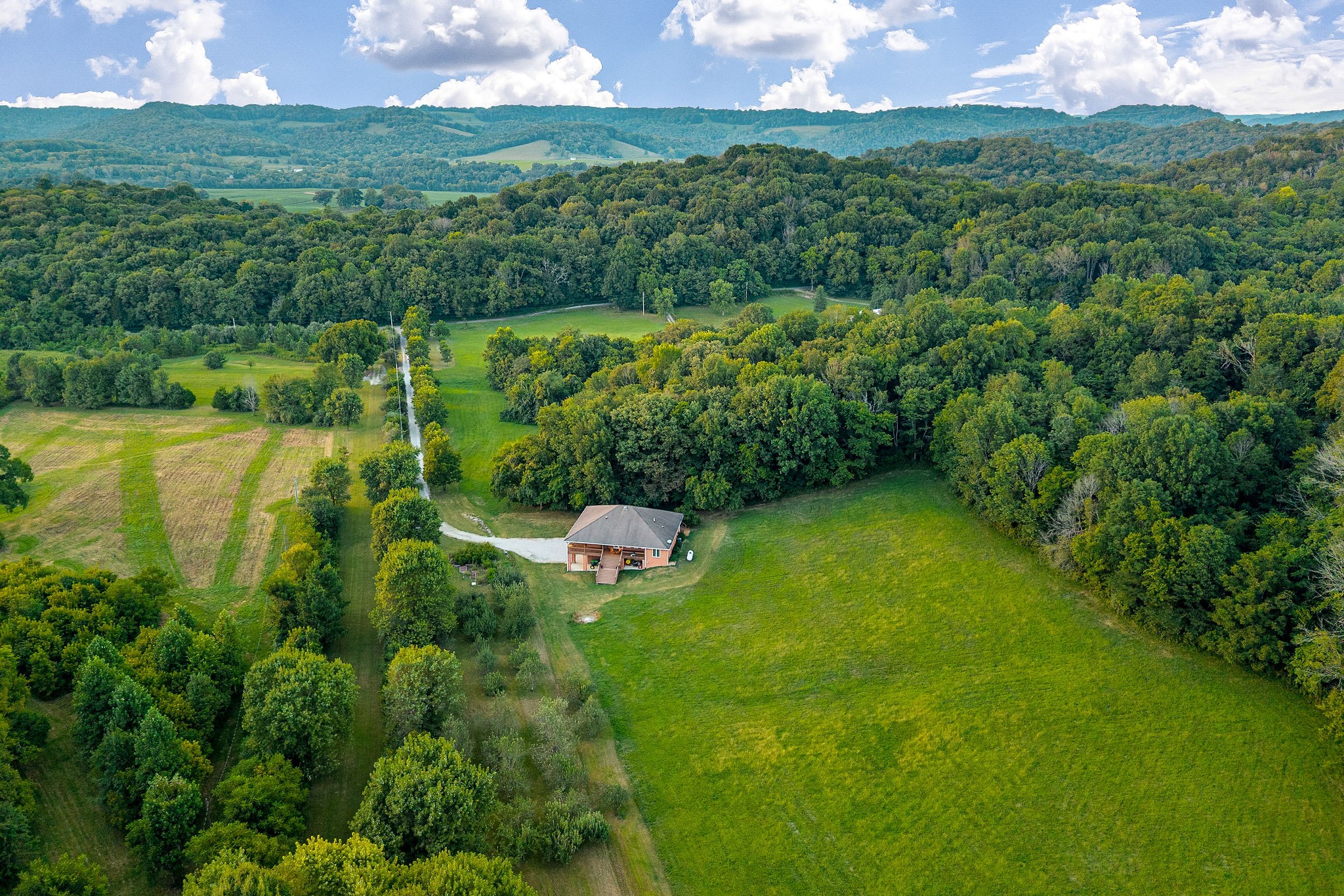 Lancaster, Tennessee, 38569, United States, 3 Bedrooms Bedrooms, ,2 BathroomsBathrooms,Residential,Forsale,1999476