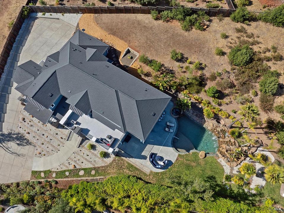 Santa Rosa, California, 95404, United States, 5 Bedrooms Bedrooms, ,5 BathroomsBathrooms,Residential,Forsale,1997665