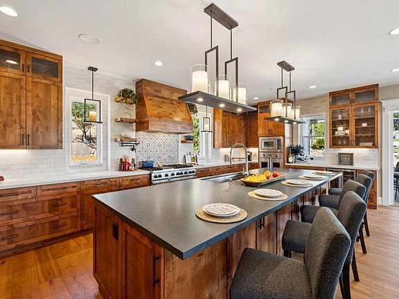 Santa Rosa, California, 95404, United States, 5 Bedrooms Bedrooms, ,5 BathroomsBathrooms,Residential,Forsale,1997665