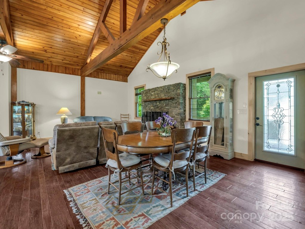 Saluda, North Carolina, 28773, United States, 3 Bedrooms Bedrooms, ,2 BathroomsBathrooms,Residential,Forsale,1985985