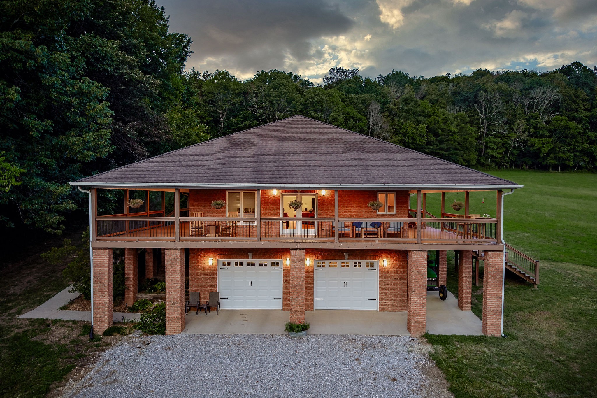 Lancaster, Tennessee, 38569, United States, 3 Bedrooms Bedrooms, ,2 BathroomsBathrooms,Residential,Forsale,1999476