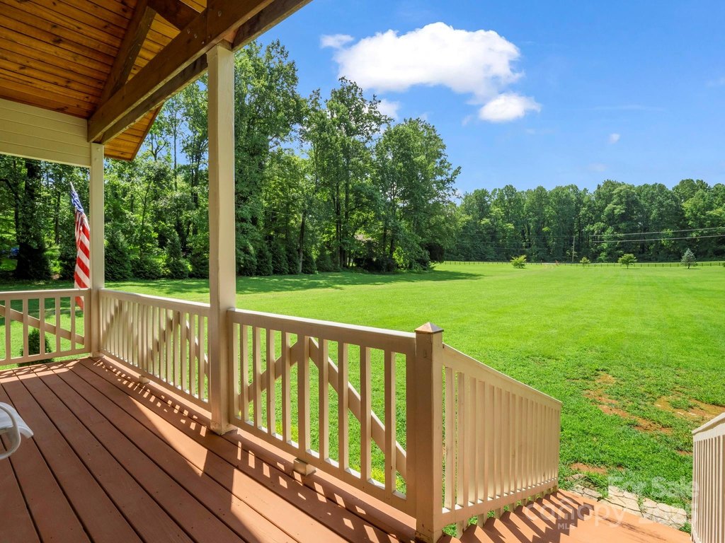 Saluda, North Carolina, 28773, United States, 3 Bedrooms Bedrooms, ,2 BathroomsBathrooms,Residential,Forsale,1985985