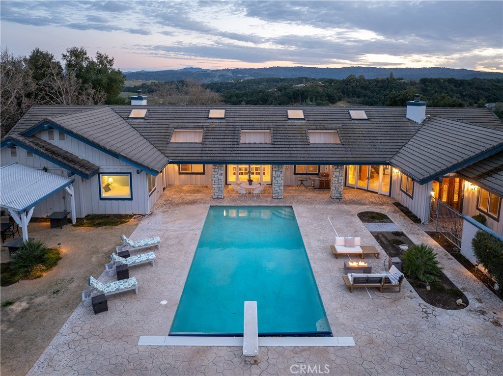Paso Robles, California, 93446, United States, 6 Bedrooms Bedrooms, ,4.5 BathroomsBathrooms,Residential,Forsale,1899799