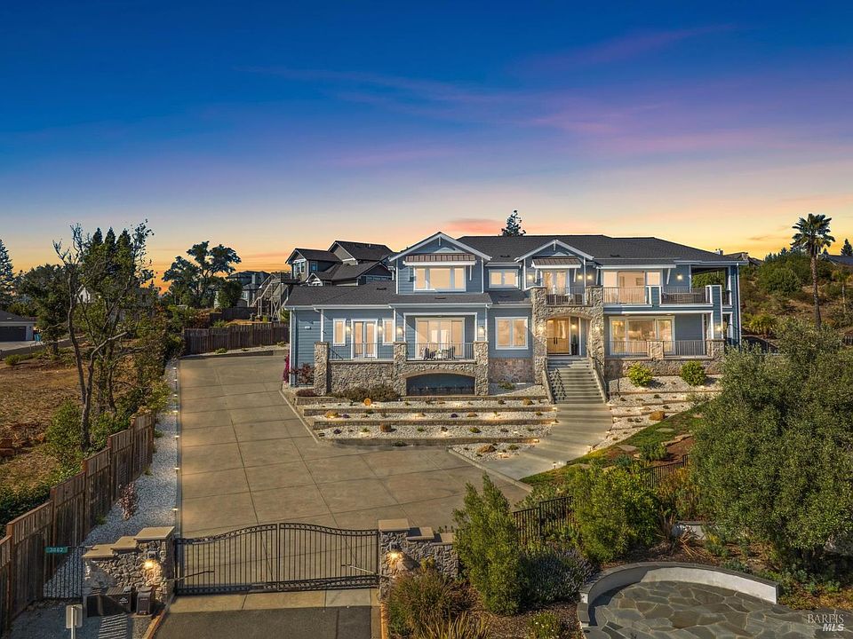 Santa Rosa, California, 95404, United States, 5 Bedrooms Bedrooms, ,5 BathroomsBathrooms,Residential,Forsale,1997665