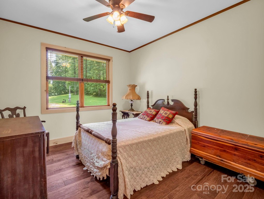 Saluda, North Carolina, 28773, United States, 3 Bedrooms Bedrooms, ,2 BathroomsBathrooms,Residential,Forsale,1985985