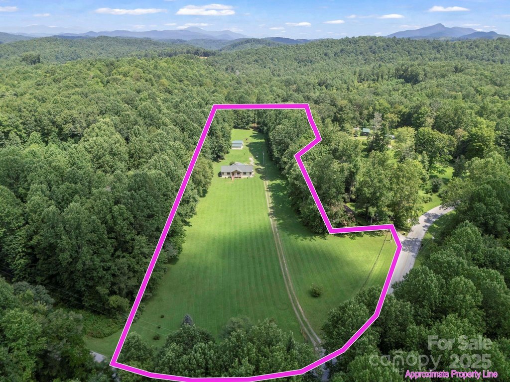 Saluda, North Carolina, 28773, United States, 3 Bedrooms Bedrooms, ,2 BathroomsBathrooms,Residential,Forsale,1985985