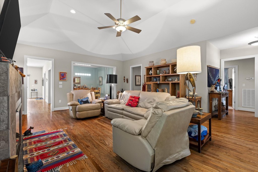 Chattanooga, Tennessee, 37421, United States, 3 Bedrooms Bedrooms, ,2 BathroomsBathrooms,Residential,Forsale,1946773