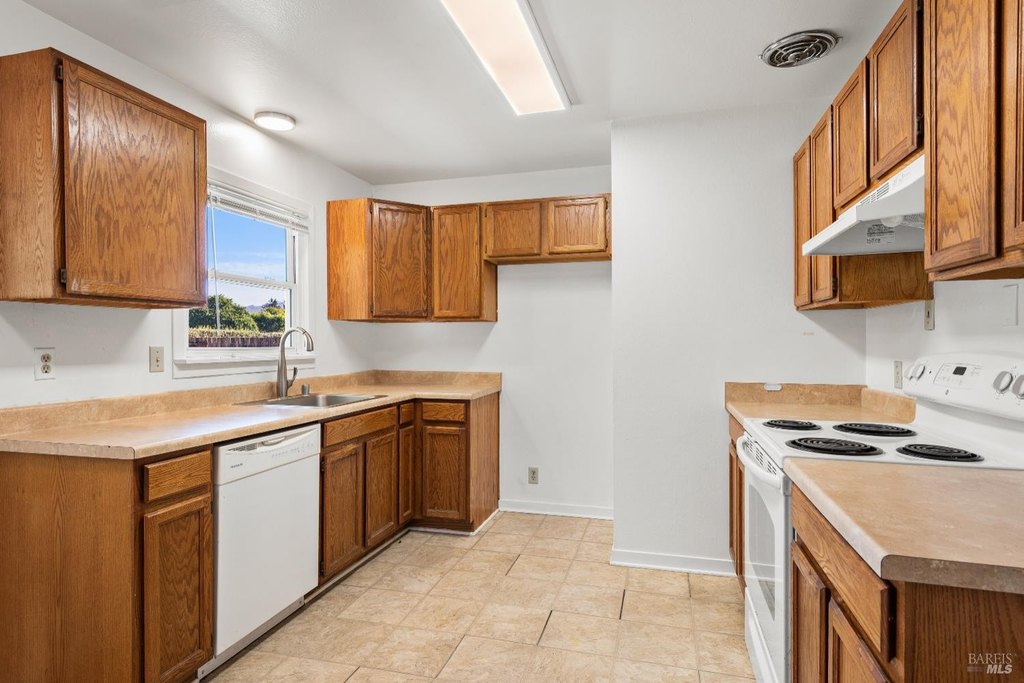 Santa Rosa, California, 95405, United States, 3 Bedrooms Bedrooms, ,1 BathroomBathrooms,Residential,Forsale,1953123