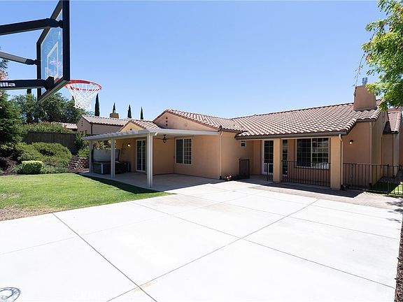 Paso Robles, California, 93446, United States, 4 Bedrooms Bedrooms, ,3 BathroomsBathrooms,Residential,Forsale,2004073