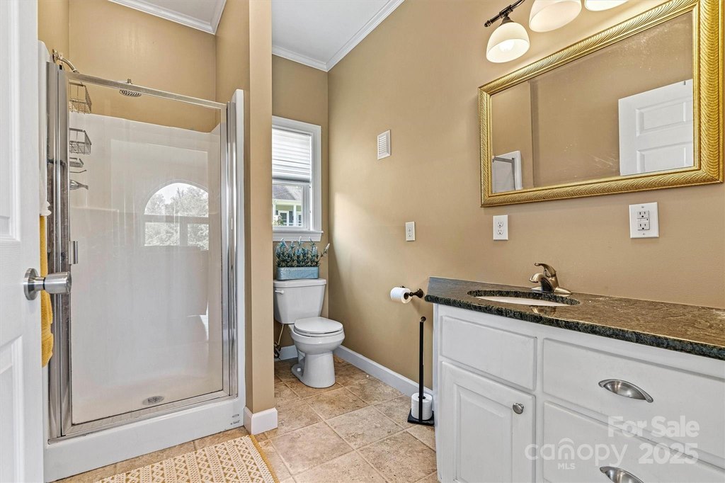 Hickory, North Carolina, 28601, United States, 2 Bedrooms Bedrooms, ,1.5 BathroomsBathrooms,Residential,Forsale,1953167