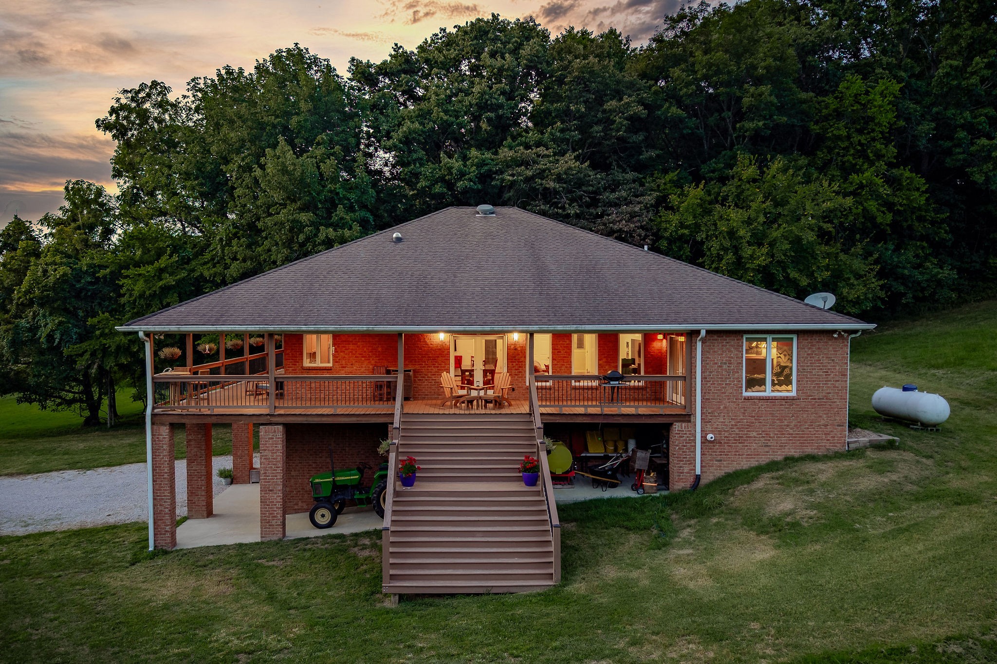 Lancaster, Tennessee, 38569, United States, 3 Bedrooms Bedrooms, ,2 BathroomsBathrooms,Residential,Forsale,1999476