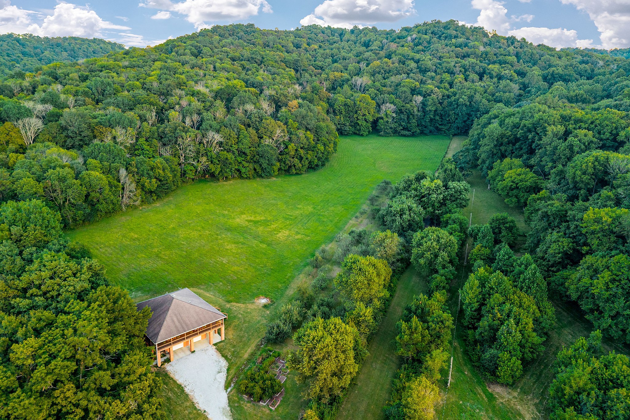 Lancaster, Tennessee, 38569, United States, 3 Bedrooms Bedrooms, ,2 BathroomsBathrooms,Residential,Forsale,1999476