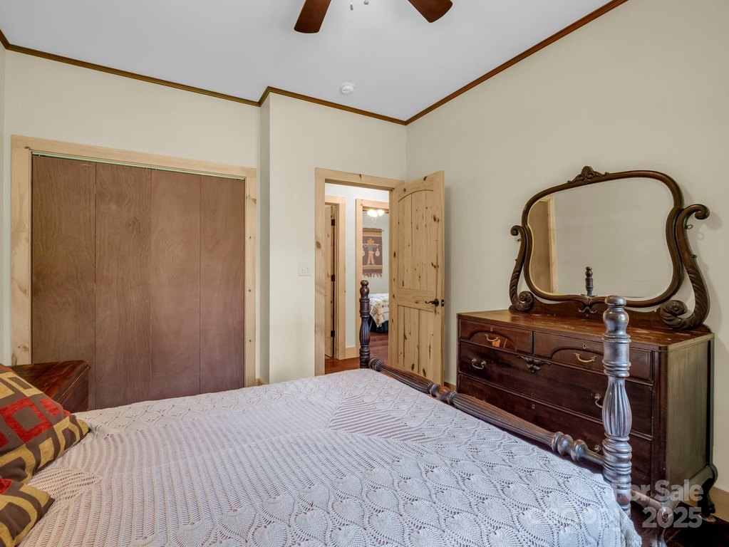 Saluda, North Carolina, 28773, United States, 3 Bedrooms Bedrooms, ,2 BathroomsBathrooms,Residential,Forsale,1985985