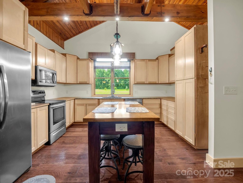 Saluda, North Carolina, 28773, United States, 3 Bedrooms Bedrooms, ,2 BathroomsBathrooms,Residential,Forsale,1985985