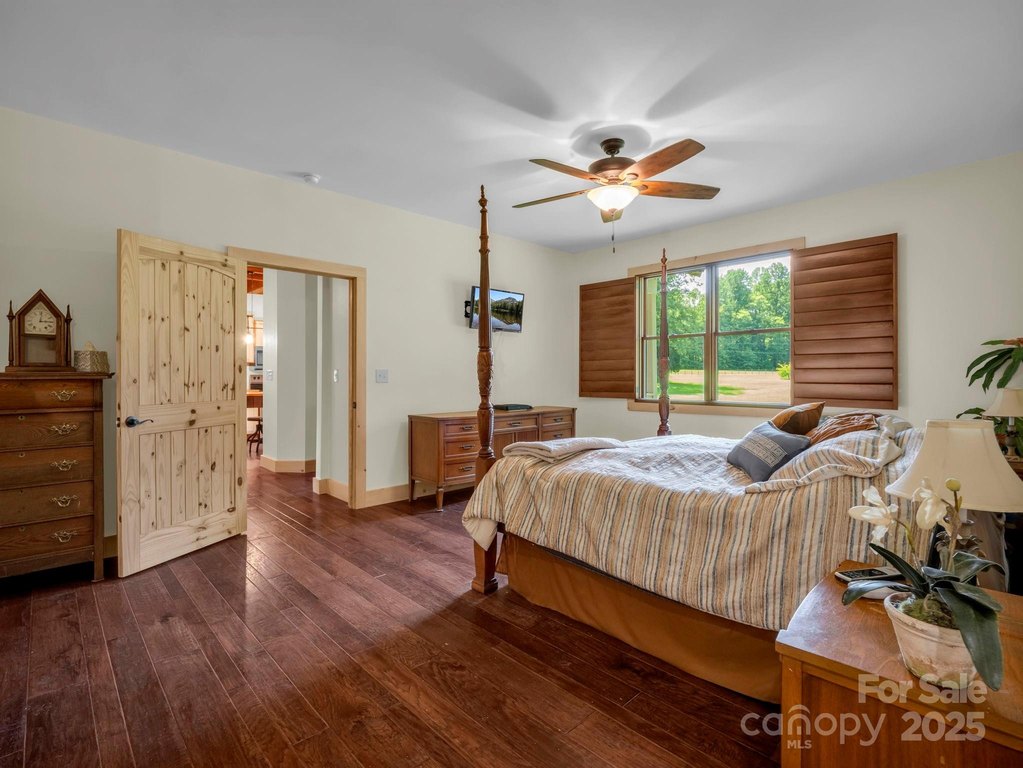 Saluda, North Carolina, 28773, United States, 3 Bedrooms Bedrooms, ,2 BathroomsBathrooms,Residential,Forsale,1985985