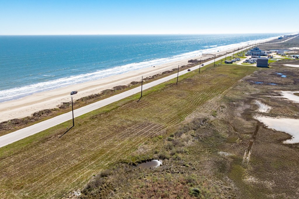 Freeport, Texas, 77541, United States, 6 Bedrooms Bedrooms, ,6.5 BathroomsBathrooms,Residential,Forsale,1954099