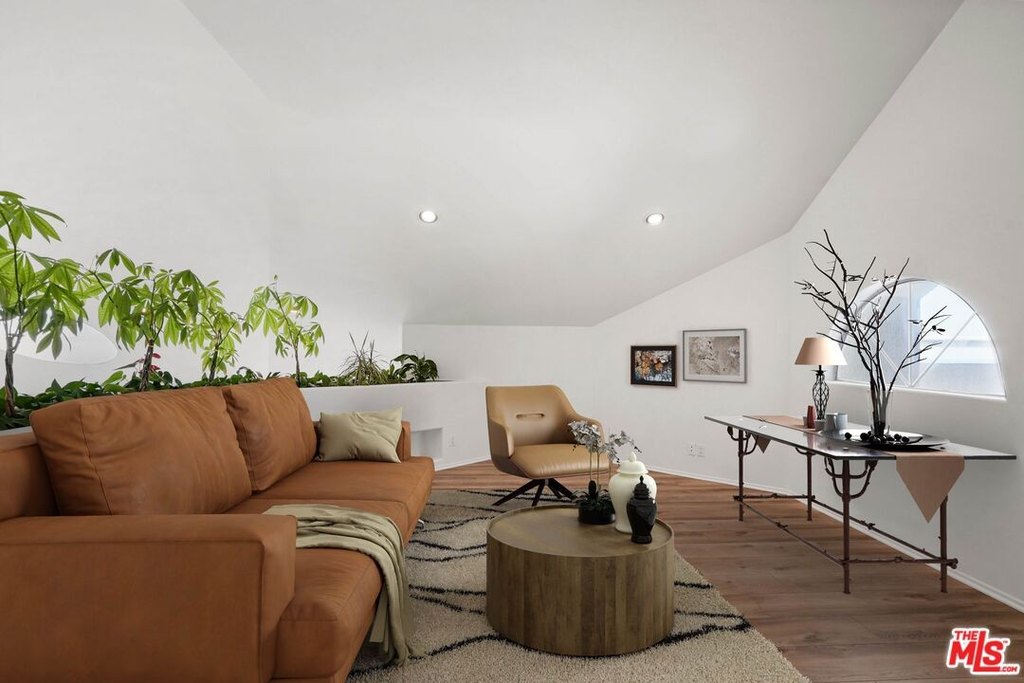 Malibu, California, 90265, United States, 4 Bedrooms Bedrooms, ,5 BathroomsBathrooms,Residential,Forsale,2001435