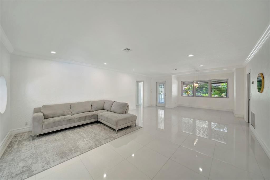 Fort Lauderdale, Florida, 33305, United States, 4 Bedrooms Bedrooms, ,4 BathroomsBathrooms,Residential,Forsale,1964547