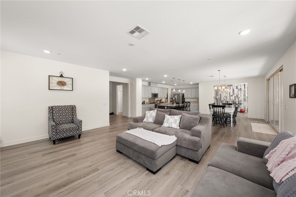 Menifee, California, 92584, United States, 5 Bedrooms Bedrooms, ,3 BathroomsBathrooms,Residential,Forsale,1941465