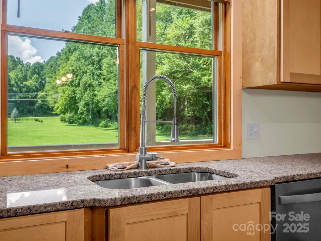 Saluda, North Carolina, 28773, United States, 3 Bedrooms Bedrooms, ,2 BathroomsBathrooms,Residential,Forsale,1985985