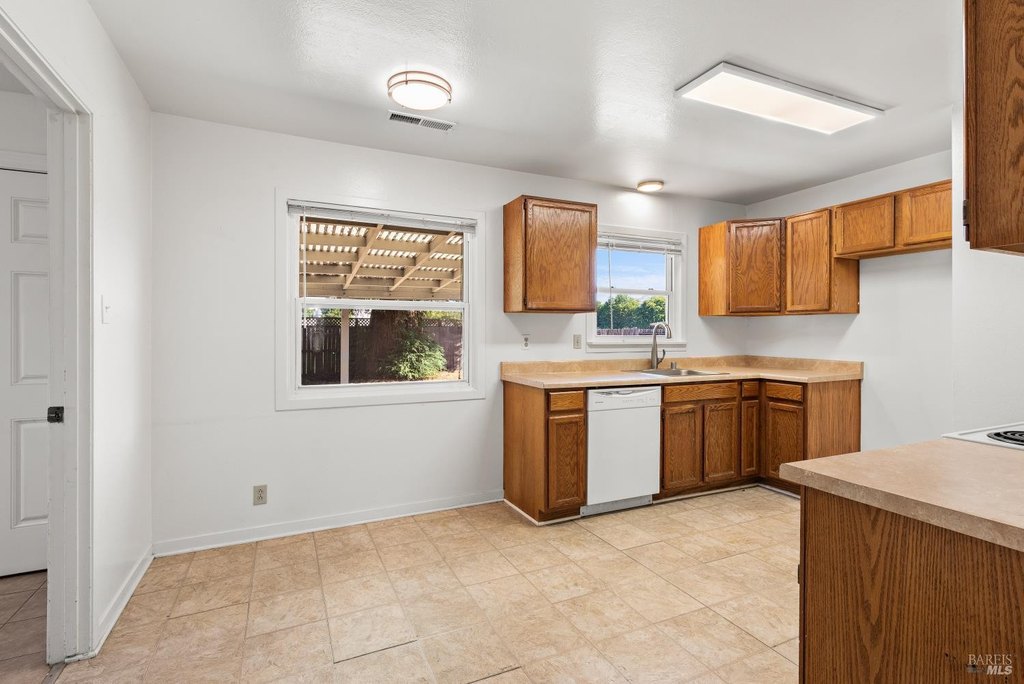 Santa Rosa, California, 95405, United States, 3 Bedrooms Bedrooms, ,1 BathroomBathrooms,Residential,Forsale,1953123