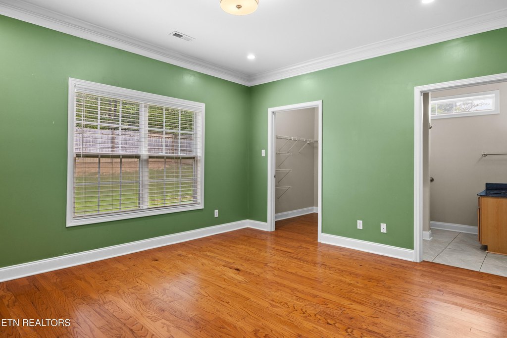 Maryville, Tennessee, 37801, United States, 5 Bedrooms Bedrooms, ,3.5 BathroomsBathrooms,Residential,Forsale,1910208