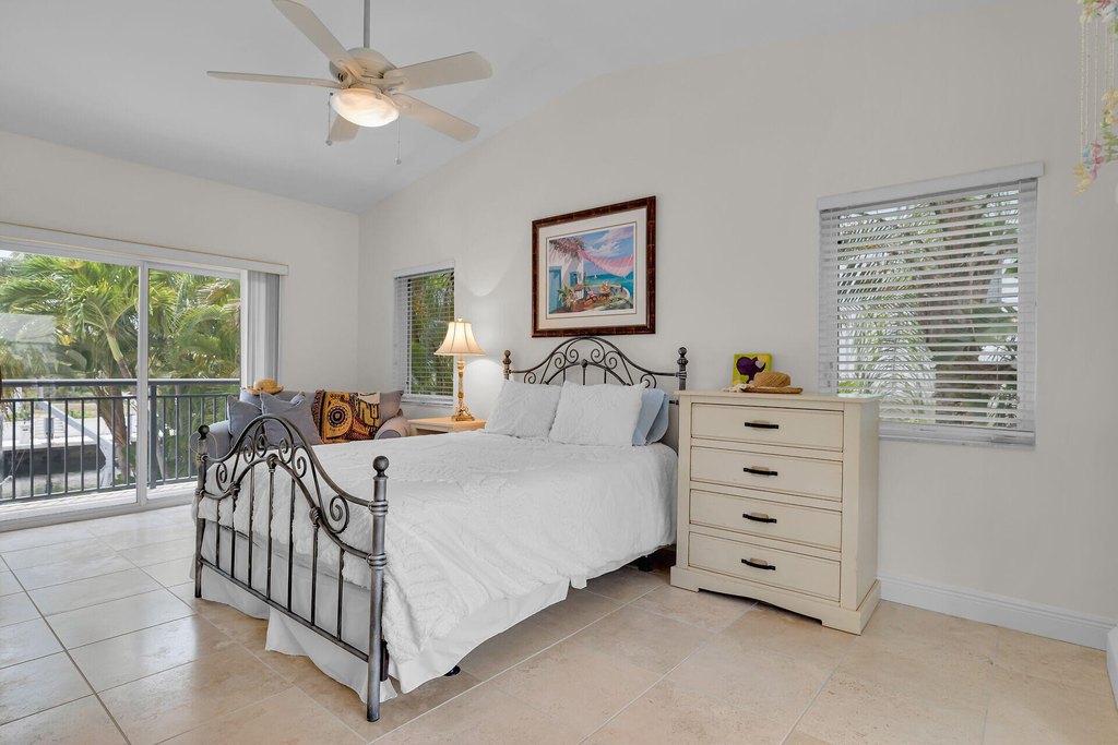 Key Largo, Florida, 33037, United States, 4 Bedrooms Bedrooms, ,3 BathroomsBathrooms,Residential,Forsale,1944354