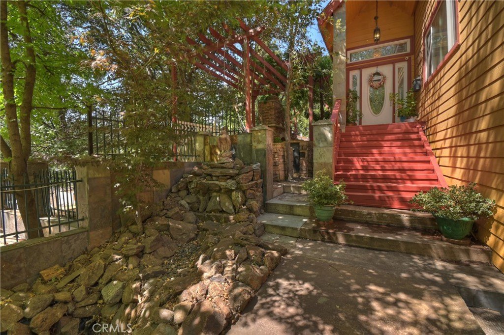 Crestline, California, 92325, United States, 5 Bedrooms Bedrooms, ,4.5 BathroomsBathrooms,Residential,Forsale,1934029