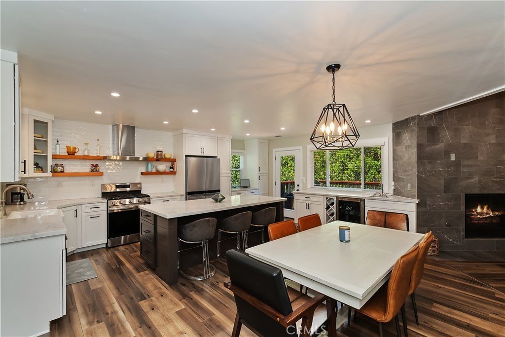 Lake Arrowhead, California, 92352, United States, 3 Bedrooms Bedrooms, ,2.5 BathroomsBathrooms,Residential,Forsale,1953307