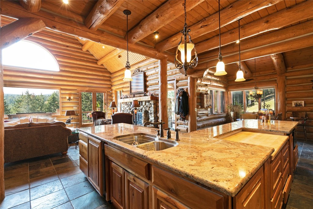 Philipsburg, Montana, 59858, United States, 3 Bedrooms Bedrooms, ,3.5 BathroomsBathrooms,Residential,Forsale,1986967