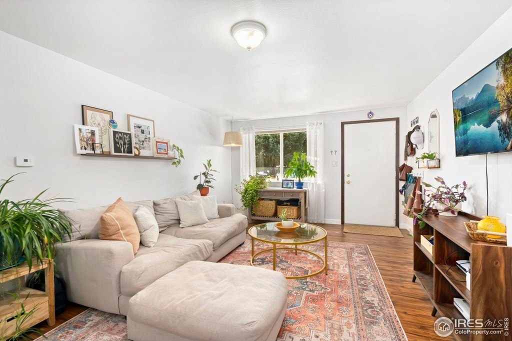 Loveland, Colorado, 80538, United States, 4 Bedrooms Bedrooms, ,3 BathroomsBathrooms,Residential,Forsale,1946711