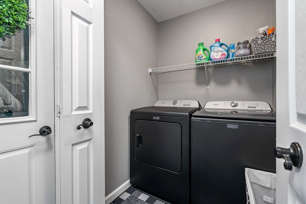 Byrdstown, Tennessee, 38549, United States, 4 Bedrooms Bedrooms, ,3.5 BathroomsBathrooms,Residential,Forsale,1953801