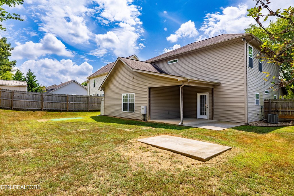 Maryville, Tennessee, 37801, United States, 5 Bedrooms Bedrooms, ,3.5 BathroomsBathrooms,Residential,Forsale,1910208