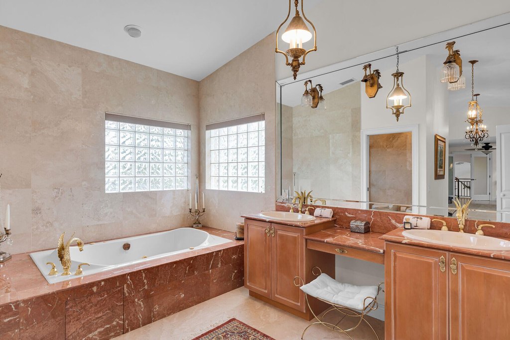 Key Largo, Florida, 33037, United States, 4 Bedrooms Bedrooms, ,3 BathroomsBathrooms,Residential,Forsale,1944354