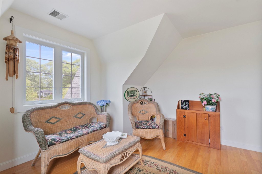 North Hampton, New Hampshire, 03862, United States, 3 Bedrooms Bedrooms, ,2.5 BathroomsBathrooms,Residential,Forsale,1952899