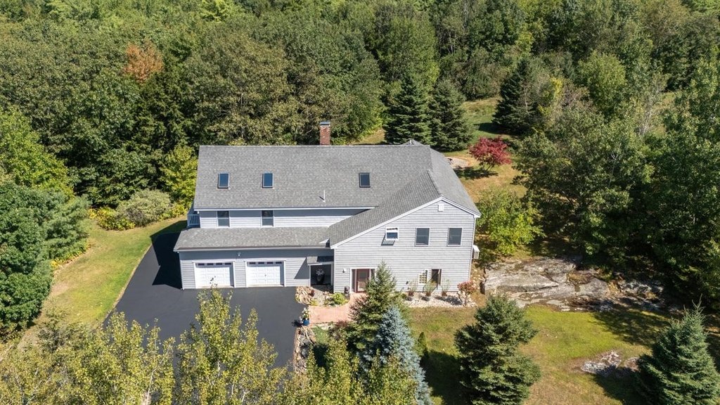 Dayton, Maine, 04005, United States, 3 Bedrooms Bedrooms, ,3 BathroomsBathrooms,Residential,Forsale,1952915