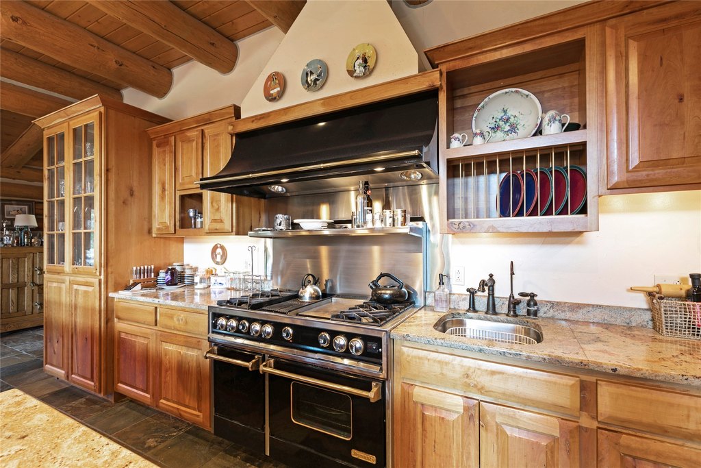 Philipsburg, Montana, 59858, United States, 3 Bedrooms Bedrooms, ,3.5 BathroomsBathrooms,Residential,Forsale,1986967