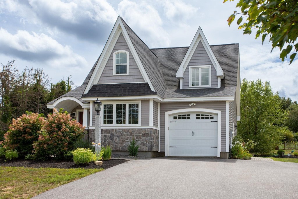 North Hampton, New Hampshire, 03862, United States, 3 Bedrooms Bedrooms, ,2.5 BathroomsBathrooms,Residential,Forsale,1952899