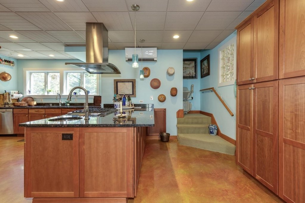 Dayton, Maine, 04005, United States, 3 Bedrooms Bedrooms, ,3 BathroomsBathrooms,Residential,Forsale,1952915
