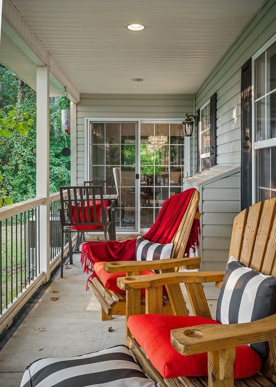 Byrdstown, Tennessee, 38549, United States, 4 Bedrooms Bedrooms, ,3.5 BathroomsBathrooms,Residential,Forsale,1953801